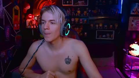 Snapshot of lustymatt chatting on 10-17-25, 06:38 lustymatt online show from 10-17-25, 06:38