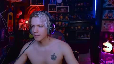 Snapshot of lustymatt chatting on 10-18-25, 02:58 lustymatt online show from 10-18-25, 02:58