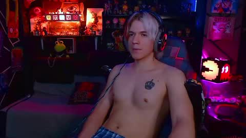 Snapshot of lustymatt chatting on 10-29-25, 03:42 lustymatt online show from 10-29-25, 03:42