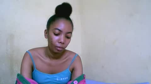 Snapshot of lutchia chatting on 09-13-25, 05:46 lutchia online show from 09-13-25, 05:46