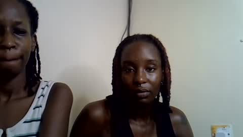 lutino_lovebirds online show from 07-14-26, 10:54