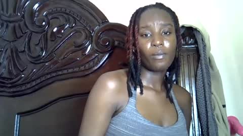 lutino_lovebirds online show from 07-22-26, 08:33