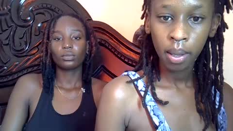 lutino_lovebirds online show from 07-28-26, 11:17
