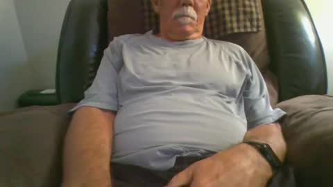 Snapshot of luv269er chatting on 02-05-25, 07:10 luv269er online show from 02-05-25, 07:10