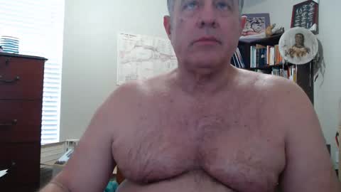 Snapshot of luv2bnakedallthetime chatting on 02-14-26, 08:05 Tony online show from 02-14-26, 08:05