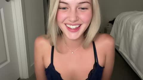 Aimee online show from 10-12-25, 03:27