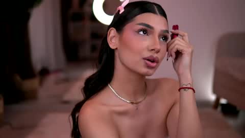 Caprice online show from 04-18-26, 07:58