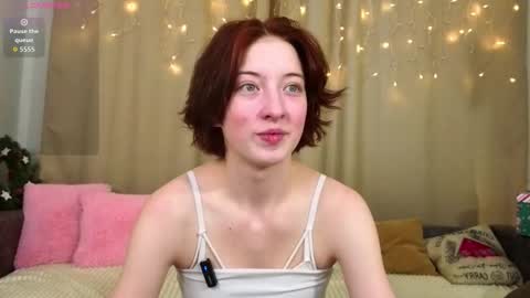 Snapshot of luvenianitschke chatting on 12-18-25, 09:15 Sasha online show from 12-18-25, 09:15