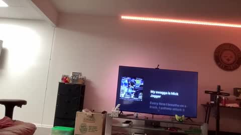 Snapshot of luvkoko chatting on 09-15-25, 04:56 luvkoko online show from 09-15-25, 04:56