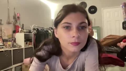 Snapshot of luvkoko chatting on 09-16-25, 06:58 luvkoko online show from 09-16-25, 06:58