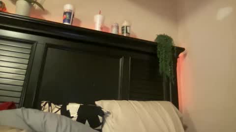 Snapshot of luvrxstarx chatting on 12-02-25, 03:34 luvrxstarx online show from 12-02-25, 03:34