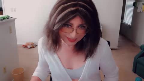 Britney online show from 10-24-25, 06:26