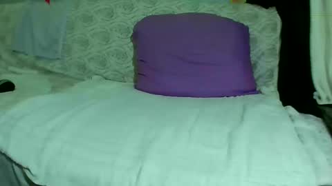 Bee Bee online show from 02-23-25, 07:11