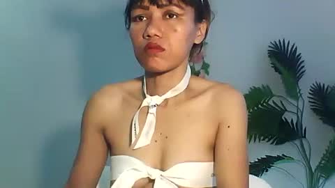 Bee Bee online show from 09-26-25, 03:54