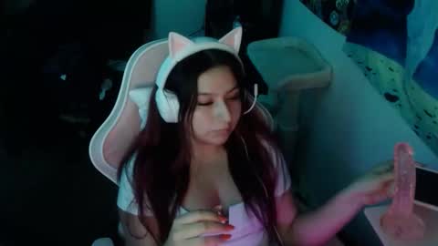 Snapshot of luvvespie chatting on 11-26-25, 10:44 luvvespie online show from 11-26-25, 10:44