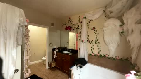 luvvlee online show from 03-04-26, 05:46