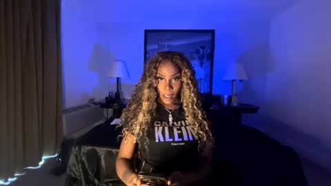Snapshot of luvvlee chatting on 05-01-26, 10:47 luvvlee online show from 05-01-26, 10:47