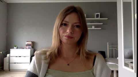 Millie online show from 09-22-25, 02:41