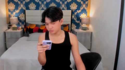 queen lux online show from 03-04-25, 02:06