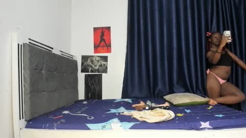 luxedollxoxoo online show from 04-25-26, 07:55