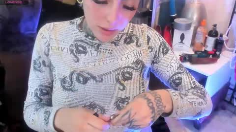 Luxifer  online show from 02-10-25, 10:51