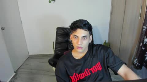 Snapshot of luxrx chatting on 05-14-26, 06:58 luxrx online show from 05-14-26, 06:58
