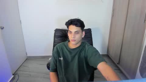Snapshot of luxrx chatting on 05-31-26, 06:53 luxrx online show from 05-31-26, 06:53