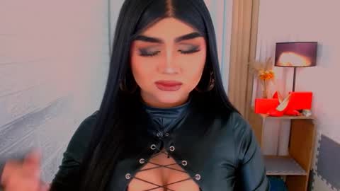 Snapshot of luxsasha chatting on 11-04-25, 12:21 Sasha Blaire online show from 11-04-25, 12:21