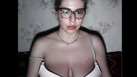 Snapshot of luxsonyastar chatting on 01-16-25, 08:46 LuxSonyaStar online show from 01-16-25, 08:46