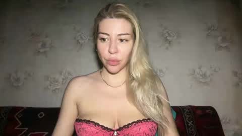 LuxSonyaStar online show from 06-15-26, 08:22