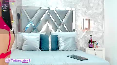 Snapshot of luxury_woman_ chatting on 02-14-25, 07:44    online show from 02-14-25, 07:44