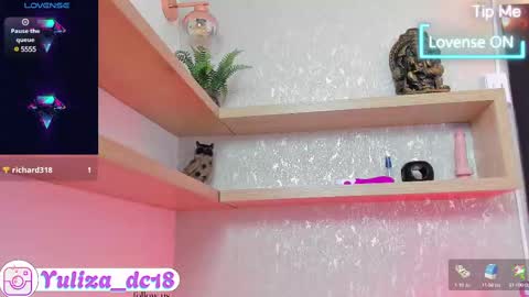Snapshot of luxury_woman_ chatting on 03-07-25, 10:43    online show from 03-07-25, 10:43