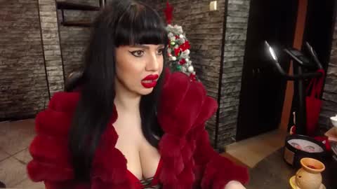 Snapshot of luxurymistress chatting on 12-08-24, 03:13 Spoiled dominant mindfucker mistress MakeupartistNail ArtistFitness and Yoga lover online show from 12-08-24, 03:13