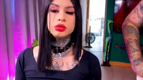 Snapshot of luxyshy chatting on 09-11-25, 02:50 Lucy and Kristhy online show from 09-11-25, 02:50