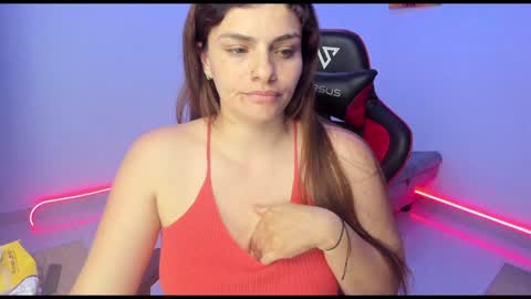 Snapshot of luz_gomez chatting on 12-23-24, 02:56 Luz Gomez online show from 12-23-24, 02:56