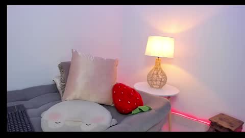Snapshot of luz_gomez chatting on 02-19-25, 01:08 Luz Gomez online show from 02-19-25, 01:08