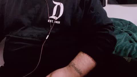 Snapshot of lvcifer_ chatting on 12-01-24, 04:29 ayoo online show from 12-01-24, 04:29