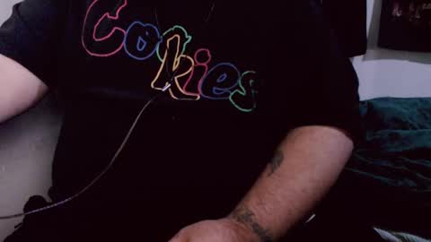 Snapshot of lvcifer_ chatting on 01-05-25, 04:16 ayoo online show from 01-05-25, 04:16