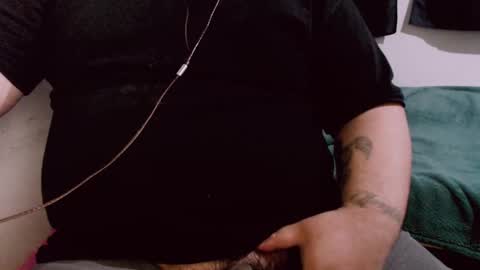 Snapshot of lvcifer_ chatting on 01-10-25, 11:33 ayoo online show from 01-10-25, 11:33