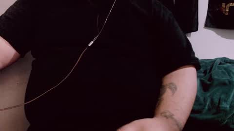 Snapshot of lvcifer_ chatting on 01-11-25, 01:27 ayoo online show from 01-11-25, 01:27