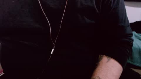 Snapshot of lvcifer_ chatting on 01-25-25, 05:30 ayoo online show from 01-25-25, 05:30