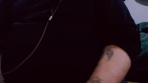 Snapshot of lvcifer_ chatting on 02-25-25, 01:39 ayoo online show from 02-25-25, 01:39