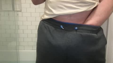 lvguynextdoor440656 online show from 04-26-26, 11:46