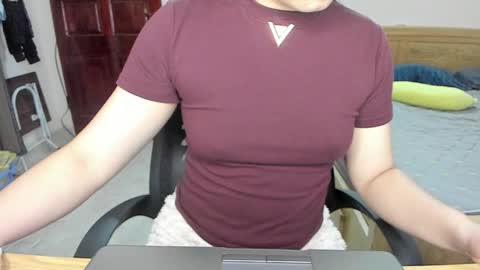 Snapshot of ly_ly2006 chatting on 11-03-25, 01:51 im ly online show from 11-03-25, 01:51