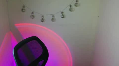 Call me Lia  online show from 04-27-26, 09:46