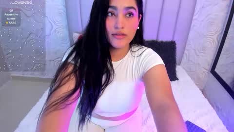 LYA DUBOIS  online show from 02-13-26, 09:33