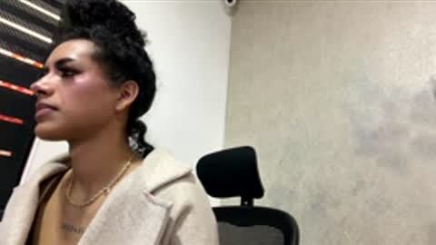 LYA online show from 04-11-26, 07:51