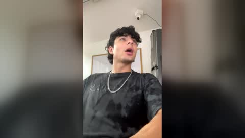 Lyan online show from 12-21-25, 02:02