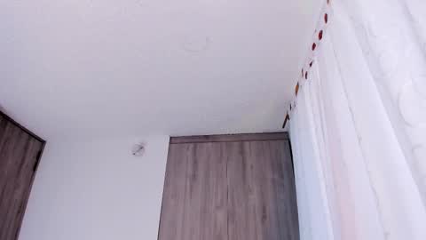 Lyanna online show from 10-06-25, 11:51