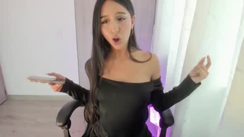 Lyanna online show from 12-22-25, 01:19